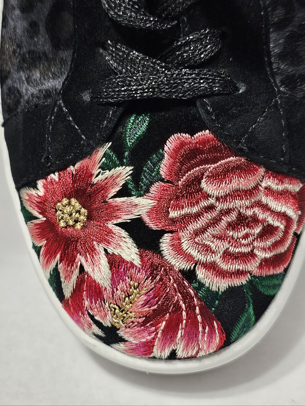 Johnny Was Black Leopard Calf Hair Floral Embroidered Sneaker JWS6022-6 Size 9.5 - Picture 4 of 13